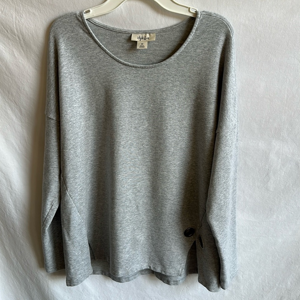 Style & Co. super soft gray heather top with grommets, size M